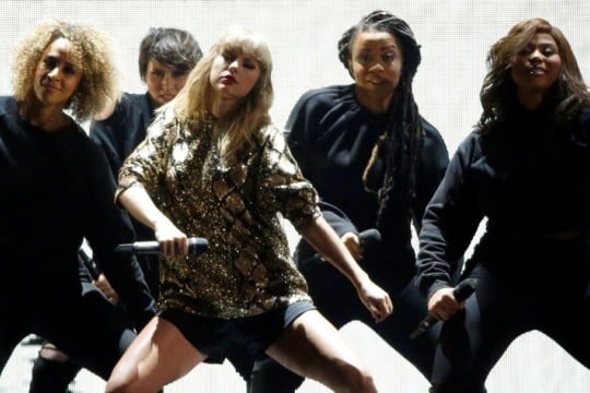Taylor Swift and Stella McCartney get all romantic for their Taylor Swift and Stella McCartney get all romantic for their