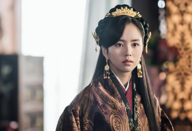 Kim So-hyun in a still from River Where the Moon Rises.