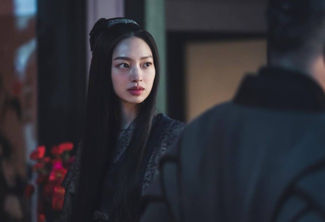 Choi Yu-hwa in a still from River Where the Moon Rises.