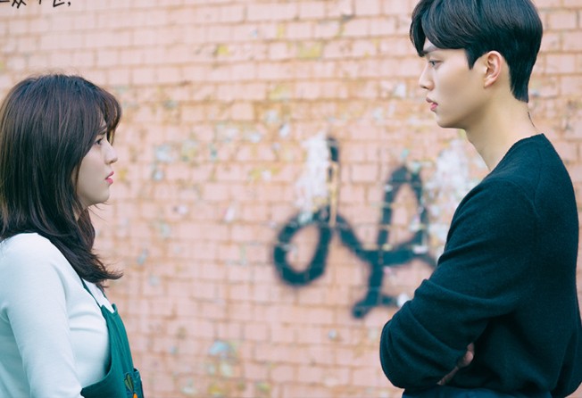 Han So-hee (left) and Song Kang in a still from Nevertheless. Photo: JTBC