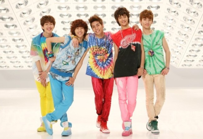 Shinee promoting their song Juliette from the EP Romeo in 2009. Photo: Seoulbeats.com
