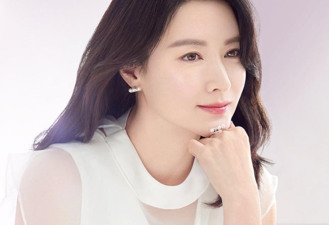 Lee Young-ae first entered the entertainment industry as a model. Photo: @thehistoryofwhoo_official/Instagram