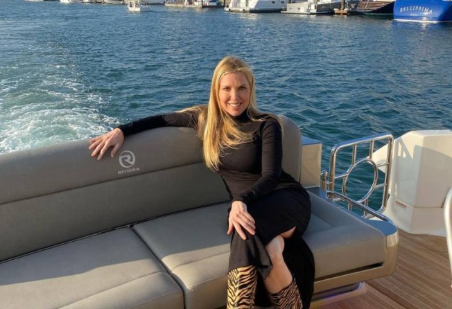 Jennifer Armstrong lives the high life on a yacht. Photo: @jenniferarmstrongmd/Instagram