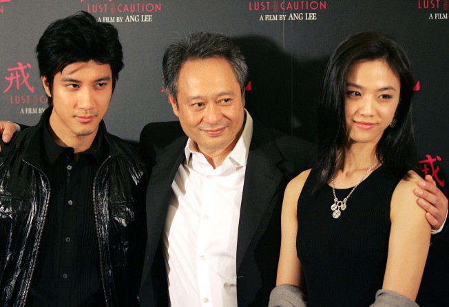 Wang Leehom, left, pictured with director Ang Lee and ‘Lust, Caution’ co-star Tang Wei at a press conference in 2007. Photo: AP