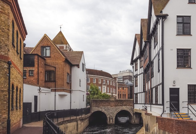 The historic 12th century Clattern Bridge over the Hogsmill River in the quaint old town of Kingston Upon Thames in southwest London. Photo: Shutterstock