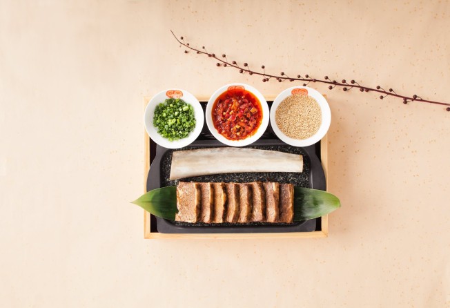 Boneless beef ribs with home-made chilli sauce. Photo: Feng Wei Ju