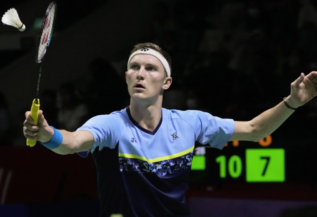 Victor Axelsen of Denmark eased into the Indonesia Masters quarter-finals with a straight-games win over Taiwan’s Wang Tzu Wei. Photo: AP