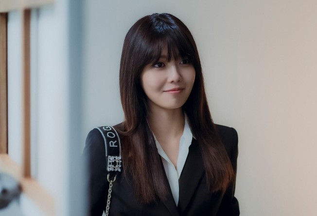 Choi Soo-young in a still from the Netflix series Run On.