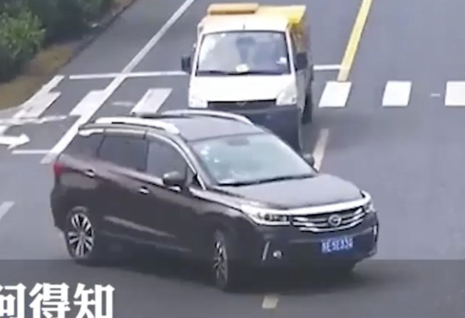 Despite the boy watching his father drive and playing driving simulation games, his driving was a little wobbly according to footage of the trip caught on camera. Photo: Baidu