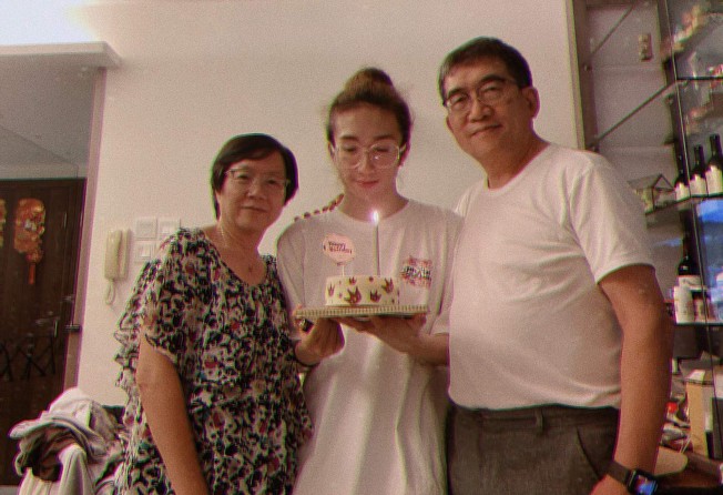 Dancer Mo Lee with his parents. Photo: Instagram