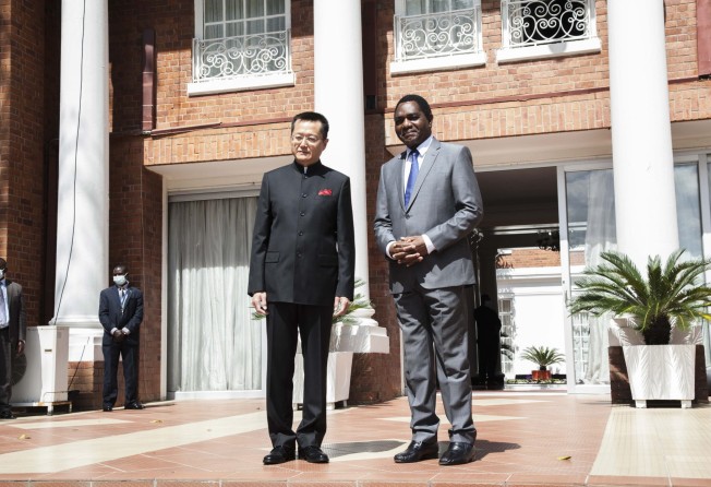 Zambian President Hakainde Hichilema with Du Xiaohui, the Chinese ambassador to Lusaka. Photo: Xinhua