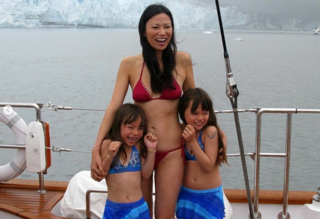 Wendi Murdoch (Centre) with her daughters Chloe (Left) and Grace (Right) Murdoch. Photo: @gracehmurdoch/Instagram