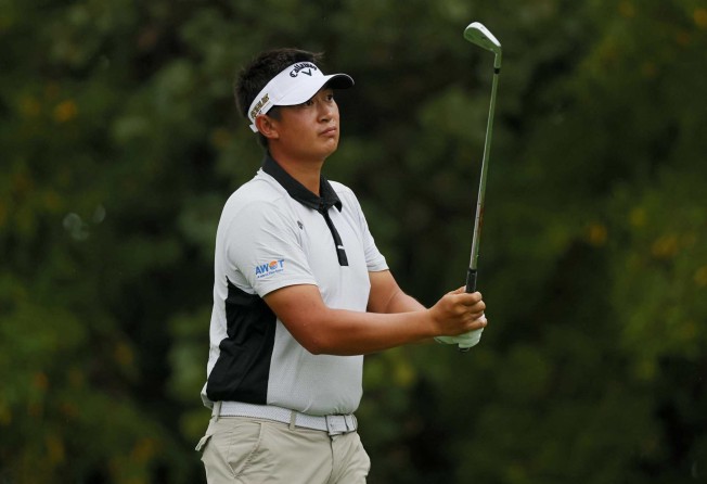 Carl Yuan watches a tee shot on the second hole during the final round of the Korn Ferry Tour Championship at Victoria National Golf Club on September 4, 2022 in Newburgh, Indiana. Photo: AFP