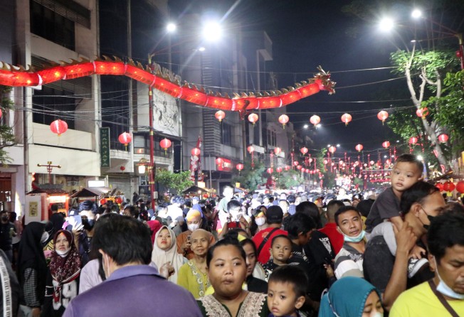 Thousands flocked to the opening of Surabaya’s revamped night market on September 10. Photo: Johannes Nugroho