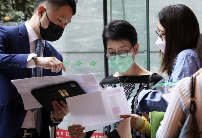 Buyers queued up for the Wetland Seasons Bay phase three in Tin Shui Wai, at Sun Hung Kai Properties’ sales office at the ICC in West Kowloon on 22 September 2022. Photo: Jonathan Wong.