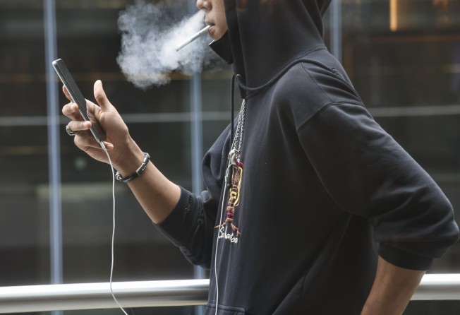 The city’s smoking population dropped below double-digits last year for the first time since tracking began, hitting 9.5 per cent. Photo: K. Y. Cheng