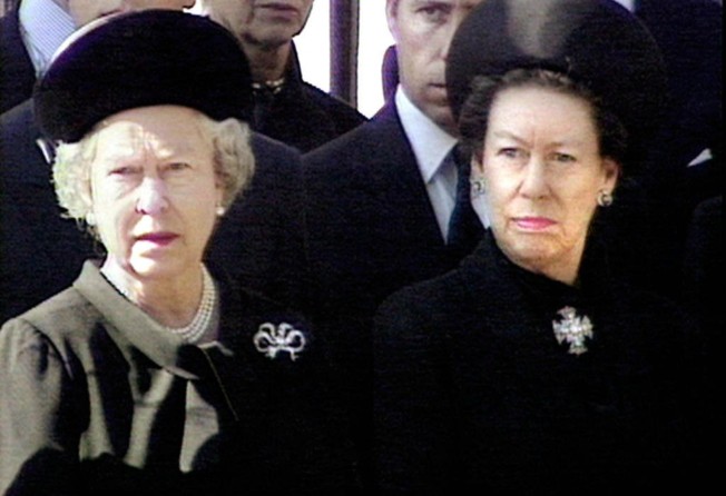 Queen Elizabeth and Princess Margaret outside of Buckingham Palace during the funeral of Diana, Princess of Wales, in 1997. Photo: AFP