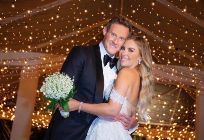 Trevor Engelson married Tracey Kurland in May 2019. Photo: @atelevisao/Instagram
