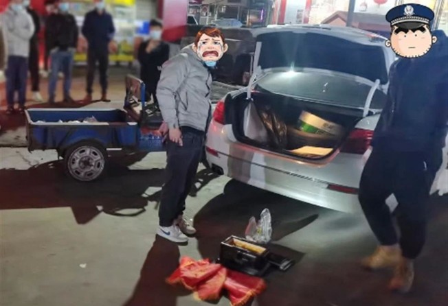 A “porcelain bumper” gang that fakes accidents to extort motorist victims is busted by Jiangmen Public Security police. Photo: Jiangmen Public Security.