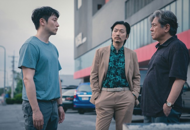 (From left) Son Suk-ku, Lee Dong-hwi and Choi Min-sik in a still from Big Bet.