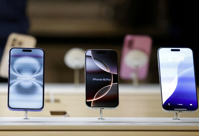 Apple’s latest iPhones displayed at an Apple Store at Grand Central Terminal in New York City on October 16. Photo: Reuters