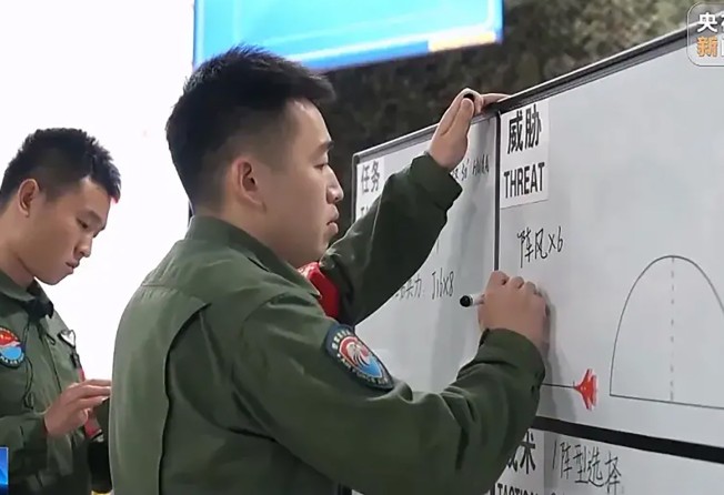The war game simulated an encounter between Chinese and French multi-role fighters. Photo: CCTV