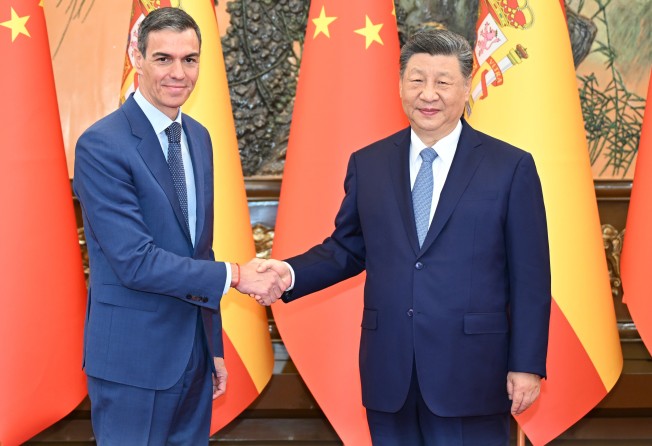 Spanish Prime Minister Pedro Sanchez and Chinese President Xi Jinping at the Great Hall of the People in Beijing on Tuesday. Photo: Xinhua