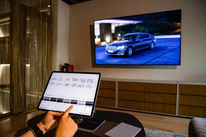 The showroom comes equipped with the next-generation technology for comprehensive product information.