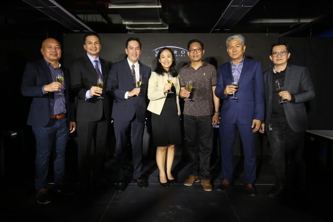 ePLDT, PLDT Clarktel and BCDA Executives cap off the inaugural launch of the site with a celebratory toast. (From left: ePLDT Head of Data Centre Business Operations Eugene Lucmayon, PLDT VP & Head of Disruptive Business Group Nico Alcoseba, ePLDT President & CEO and SVP & Head of PLDT and Smart Enterprise Business Groups Jovy Hernandez, Bases Conversion Development Authority Vice President, Atty. Joanna Capones, DICT Assistant Secretary Alan Silor, PLDT Clarktel President and CEO Boy Castaneda, PLDT Clarktel COO Lito Mercade
