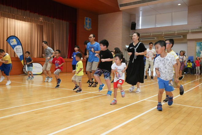 The Hong Kong Jockey Club supports programmes that encourage parents and children to exercise together, helping enhance parent-child relationships. 