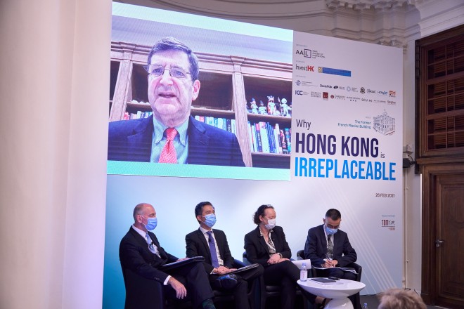 Seated from left to right: Brian Gilchrist, Partner of Gibson, Dunn & Crutcher LLP; John Choong, Partner of Freshfields Bruckhaus Deringer; Susan Munro, Partner of Steptoe & Johnson HK LLP; Thomas So, Partner of Mayer Brown; and David Rivkin (on screen), Partner of Debevoise & Plimpton LLP discuss dispute resolution.