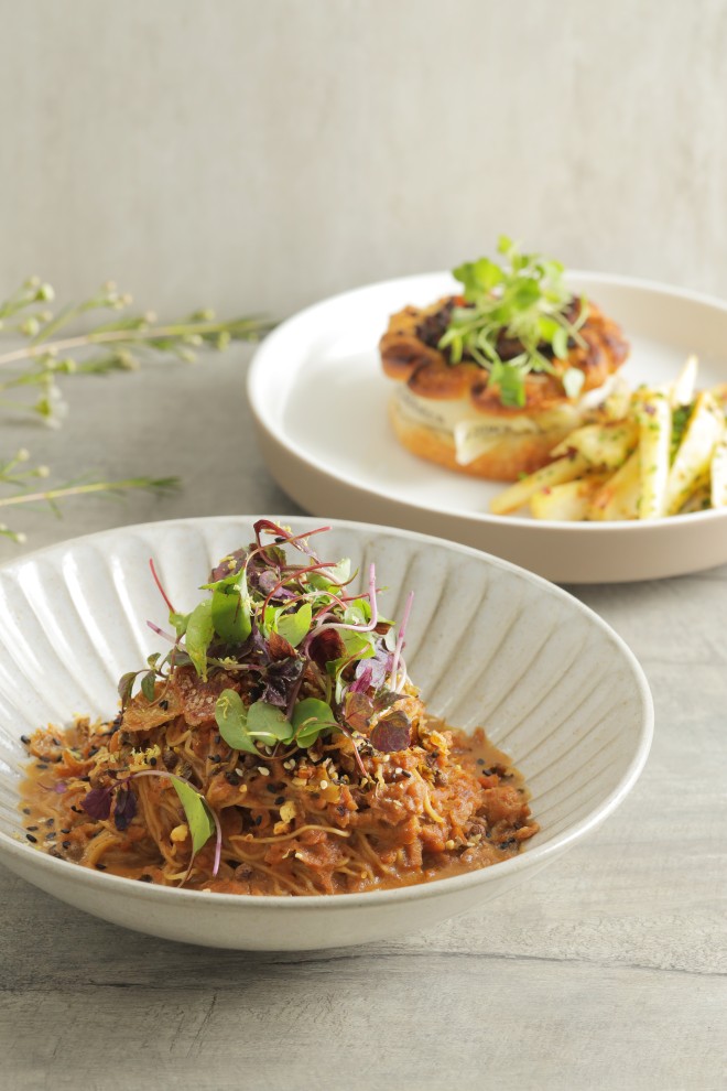 Omni Pork Dang Dang Noodles and Impossible Mince Pie from The Tea Academïcs