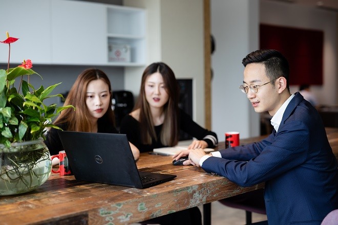 Collaborative spaces in the office could encourage collaboration between colleagues
