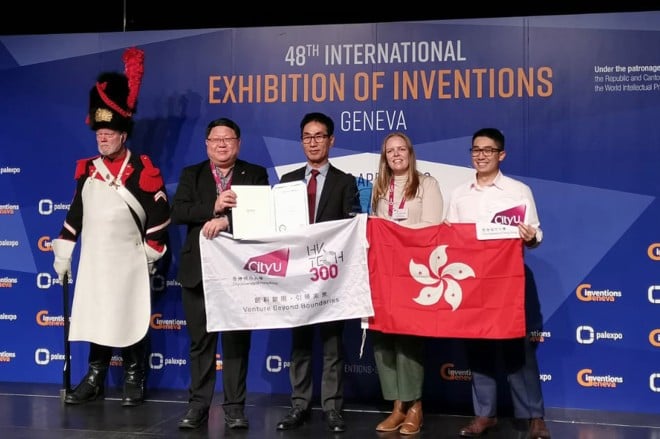 Professor Kenneth Leung Mei-yee, Director of the State Key Laboratory of Marine Pollution at CityU (2nd from left), and his research team have won the Special Prize and the Gold Medal with Congratulations of the Jury for their research project titled “Eco-tiles for Enhancing Marine Biodiversity”.