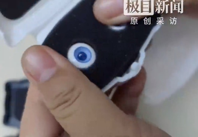 China woman receives handmade doll's eyes a decade after the order