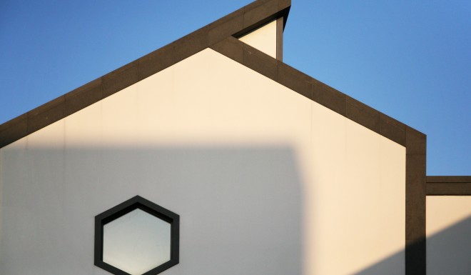 As a tribute to his hometown, Pei drew inspiration for the Suzhou Museum from the ancient tradition of using black and white paint in the region’s houses.