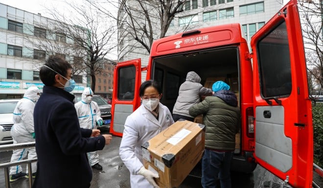 A hospital in Wuhan unloads medical supplies sent from the eastern Chinese province of Jiangsu.