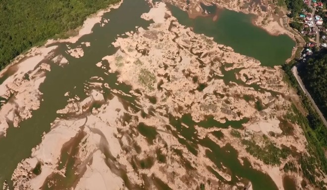 A satellite image of the once mighty river along the Thailand-Laos border shows how it is drying up.
