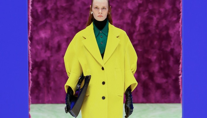 未使用に近い 2022 PRADA ラフシモンズ プレート ロングジャケット M 0b766447-deab-4eee-b15f-