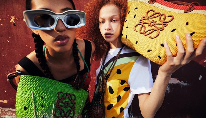 【Loewe Paula's Ibiza】ペンダントチャーム「キリン」 LOEWE + Paula's Ibiza Zebra leather-trimmed raffia charm