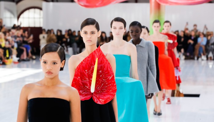 Paris Fashion Week: Loewe's Jonathan Anderson takes inspiration from a  giant red tropical flower - CNA Lifestyle