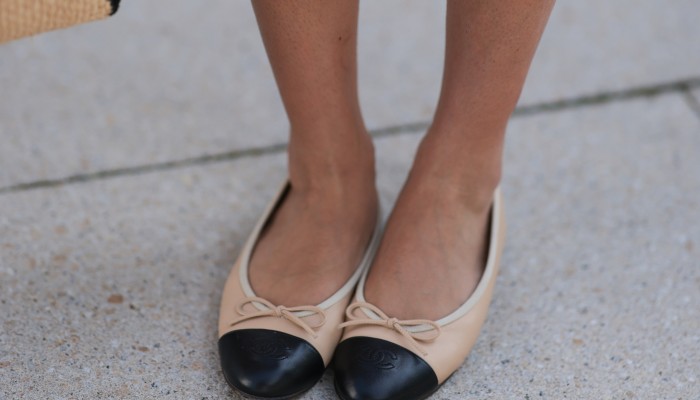 Chanel Ballerina Flats Look for Less + How To Wear Them in 2023  Chanel  ballerina flats, Ballerinas shoes outfit, Ballerina flats