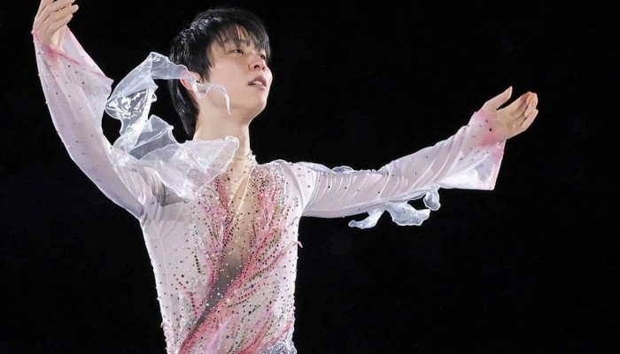 ミュージシャン yuzu Yuzuru Hanyu: Wearing glasses and the latest fashions with