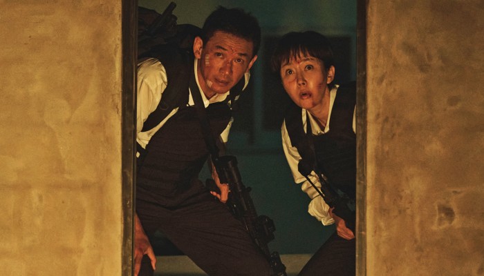 Mission: Cross movie review – Hwang Jung-min, Yum Jung-ah play couple in  Netflix spy caper | South China Morning Post