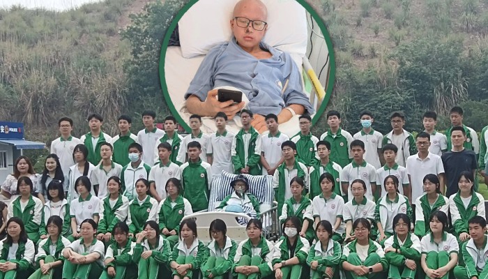 China students walk 2km to gravely ill classmate for graduation photo, boy  dies next day | South China Morning Post