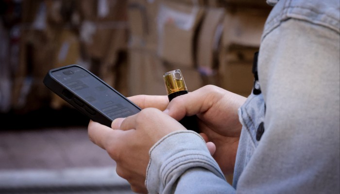 Hong Kong to impose 2‑tier penalty for carrying vapes in public from April  30