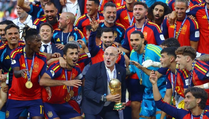 "We are the most united team," says emotional Spain coach De la Fuente after World Cup win — Cucurella faces tattoo promise