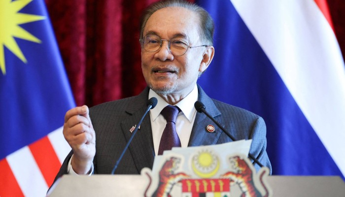Anwar Ibrahim Issues Stern Warning to Government Coalition Partners