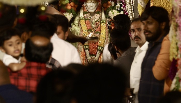 Indians turn to AI gurus for spiritual answers, saying 'ChatGPT is not judging you'; Sadhguru and Deepak Chopra launch AI features