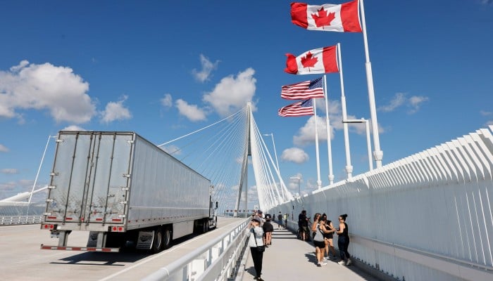 US-Canada Tariff War Disrupts Great Lakes Trade | Sellers Face 23-40% Supply Chain Delays